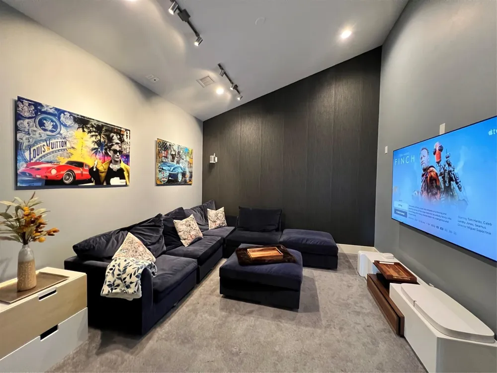 922 T C Jester Boulevard Houston, TX 77008