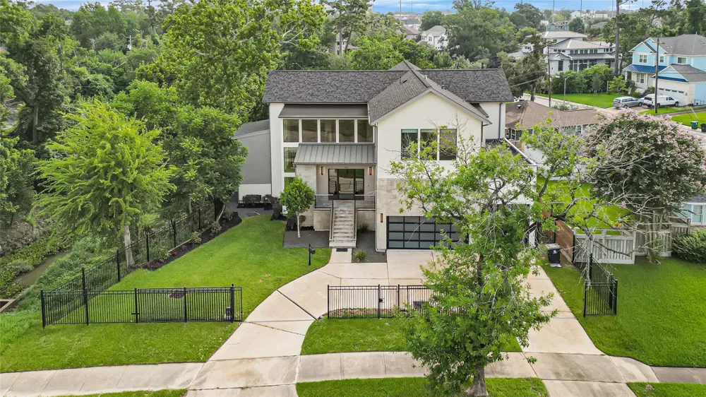 922 T C Jester Boulevard Houston, TX 77008