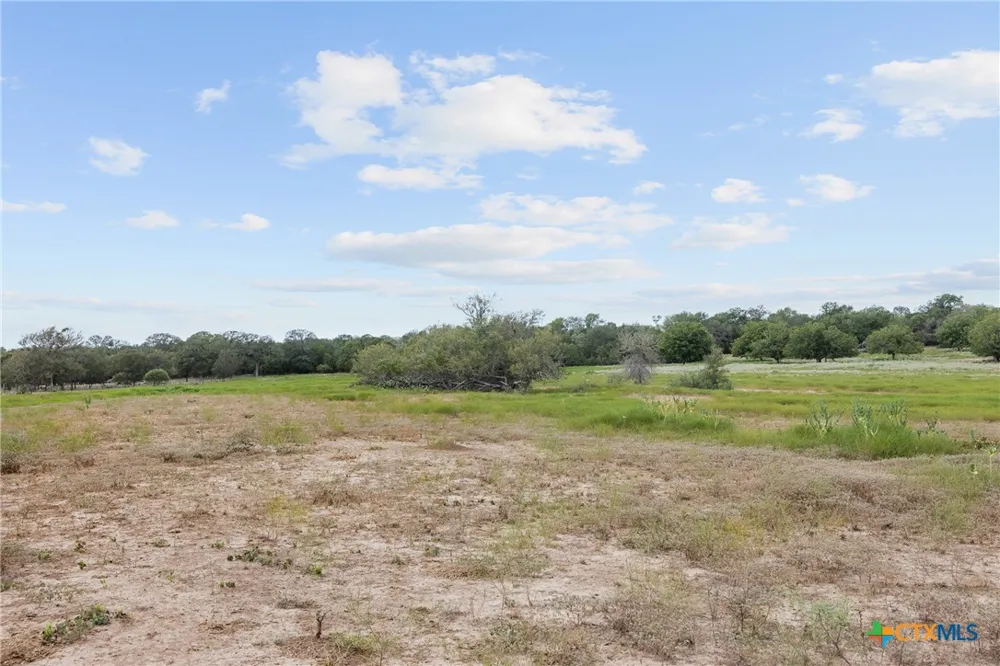 3 FM 3158 Dale, TX 78616
