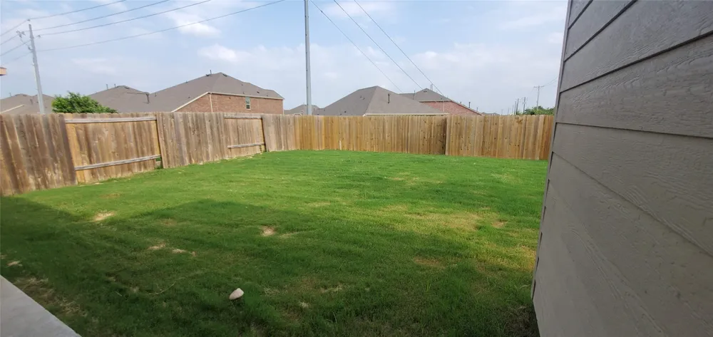 1239 Juniper Princeton, TX 75407