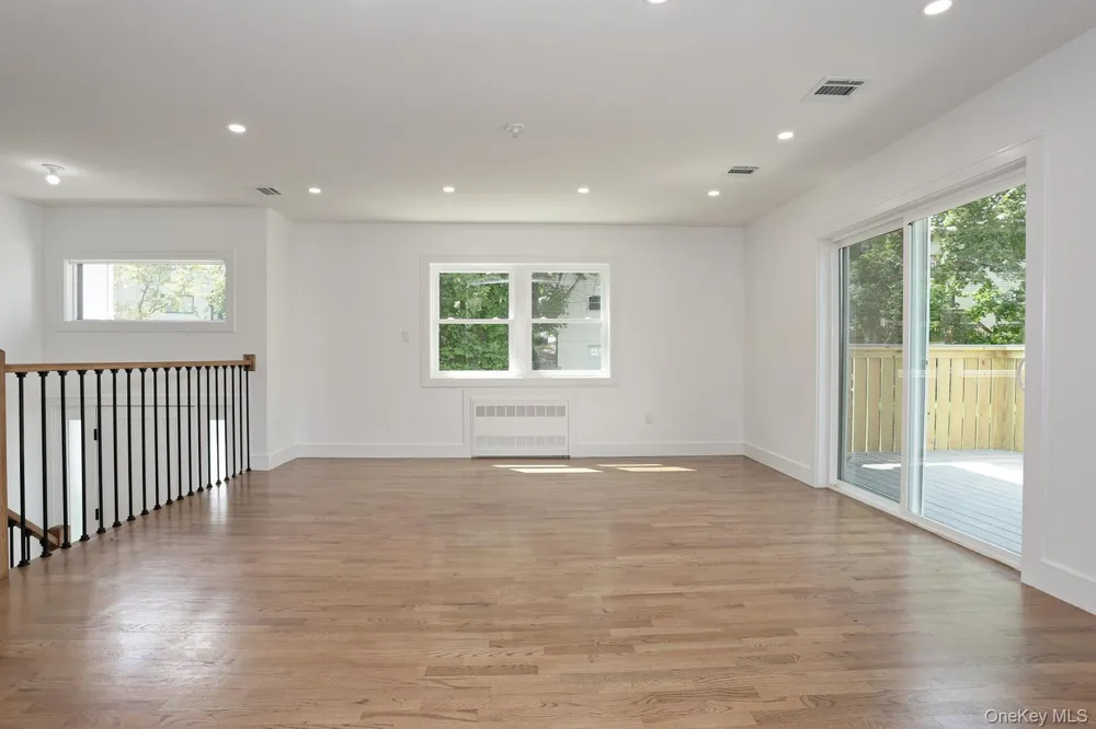 38 Singer Avenue Spring Valley, NY 10977