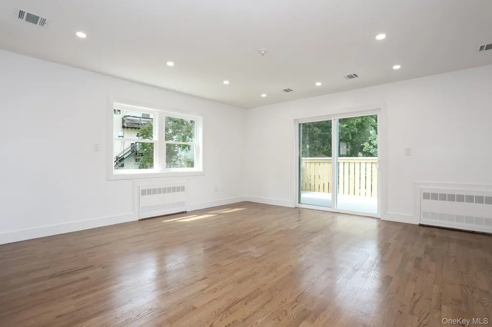 38 Singer Avenue Spring Valley, NY 10977