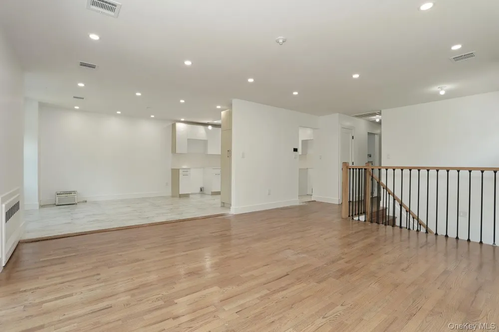 38 Singer Avenue Spring Valley, NY 10977