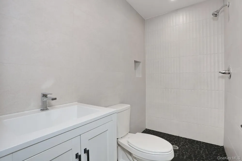 38 Singer Avenue Spring Valley, NY 10977