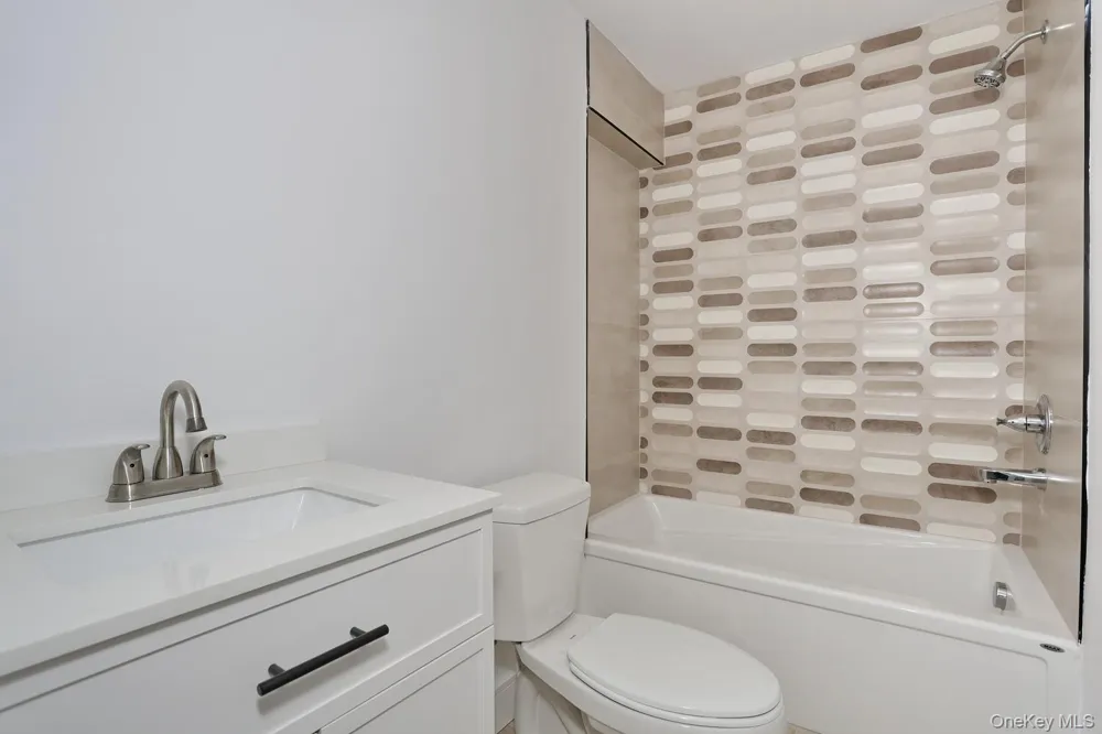 38 Singer Avenue Spring Valley, NY 10977