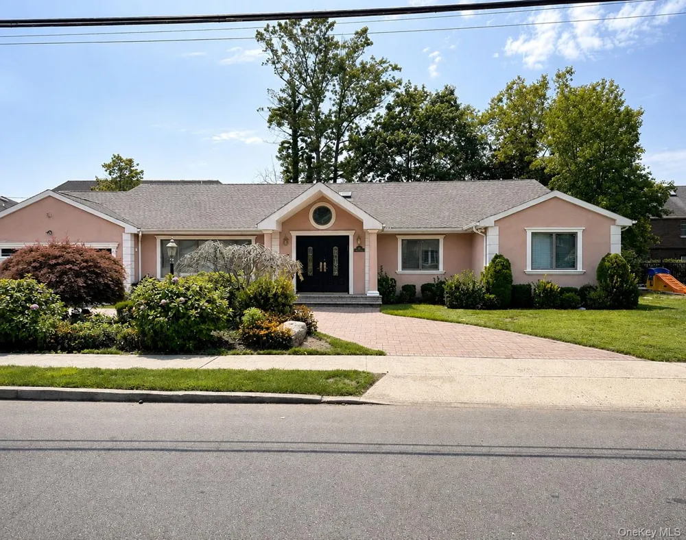 543 Fairway Drive Woodmere, NY 11598