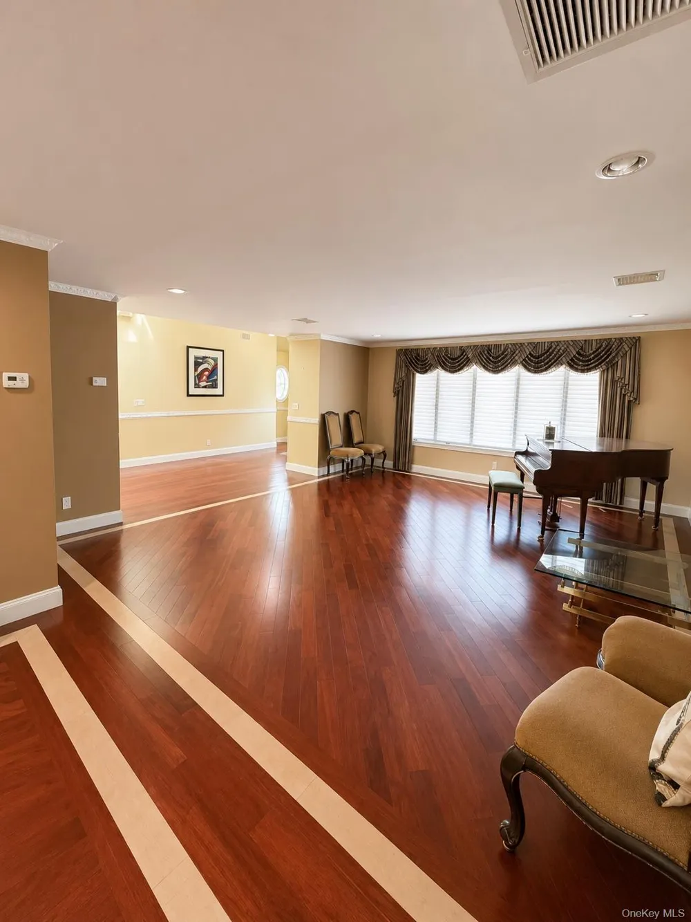 543 Fairway Drive Woodmere, NY 11598