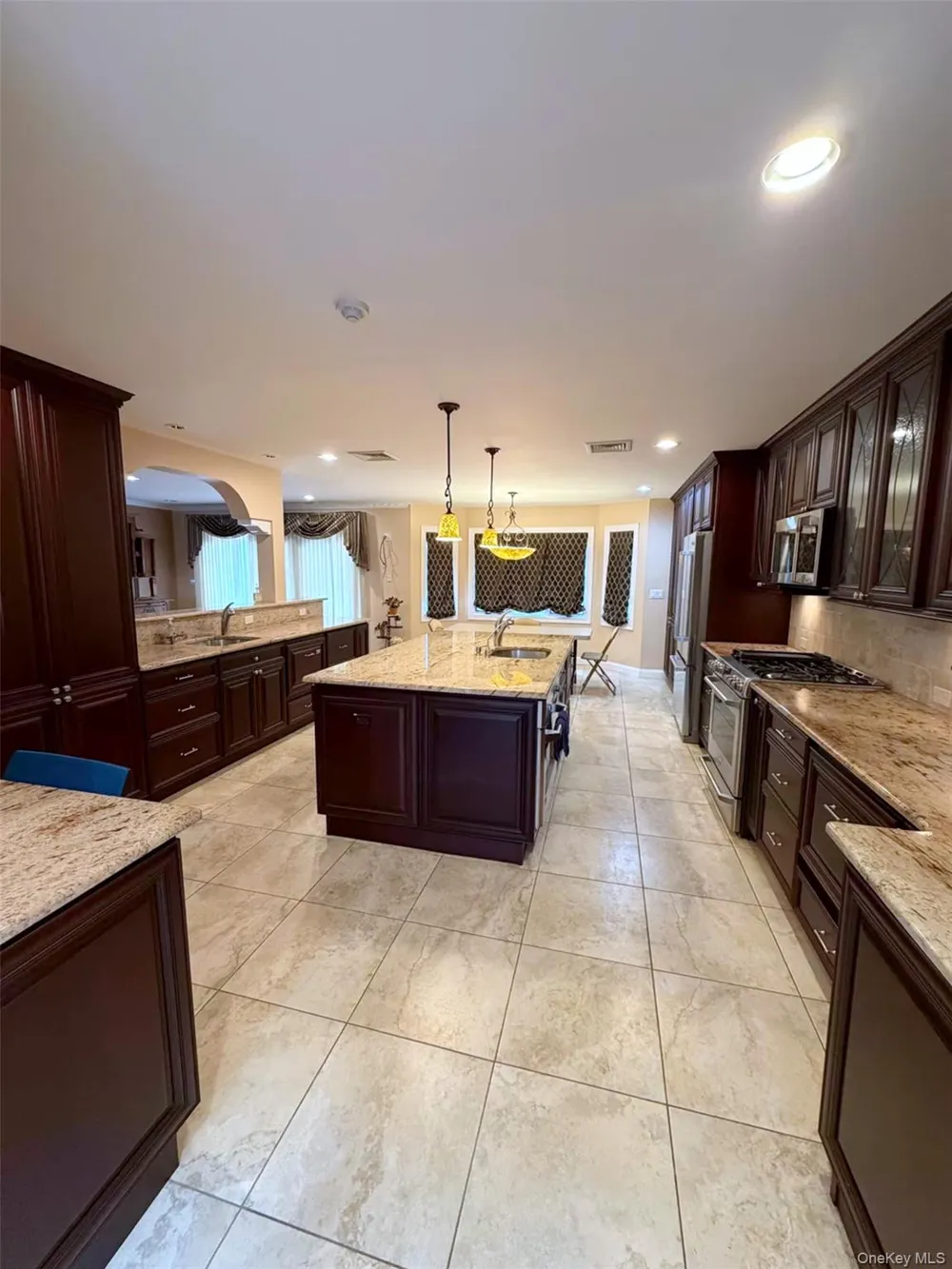 543 Fairway Drive Woodmere, NY 11598