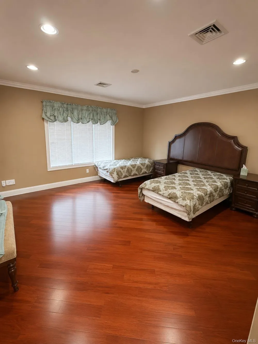 543 Fairway Drive Woodmere, NY 11598