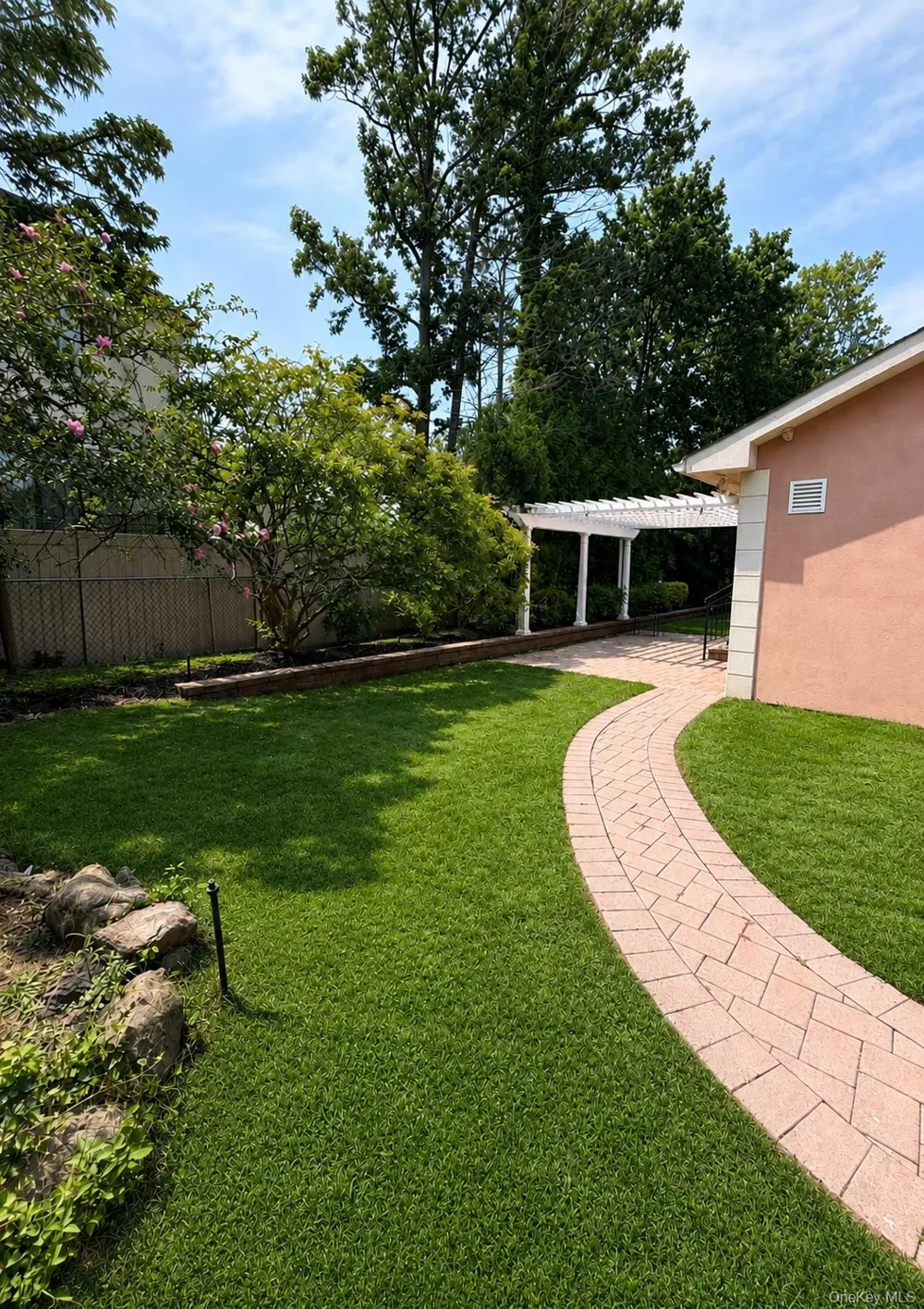 543 Fairway Drive Woodmere, NY 11598