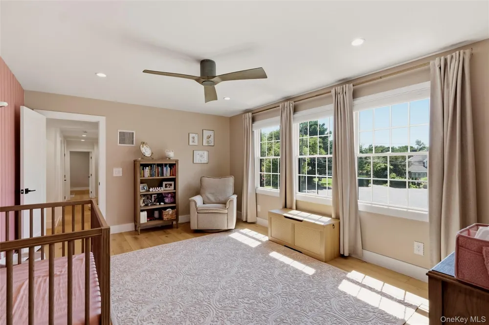 16 Twin River Drive Oakdale, NY 11769