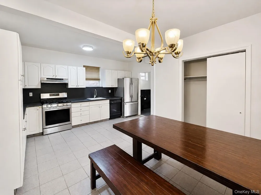 1374 Hobart Avenue Bronx, NY 10461