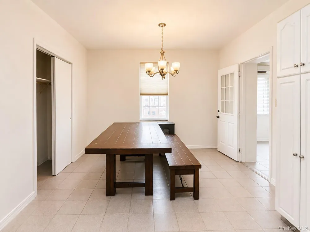 1374 Hobart Avenue Bronx, NY 10461