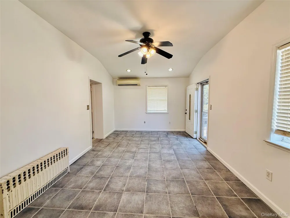 1374 Hobart Avenue Bronx, NY 10461