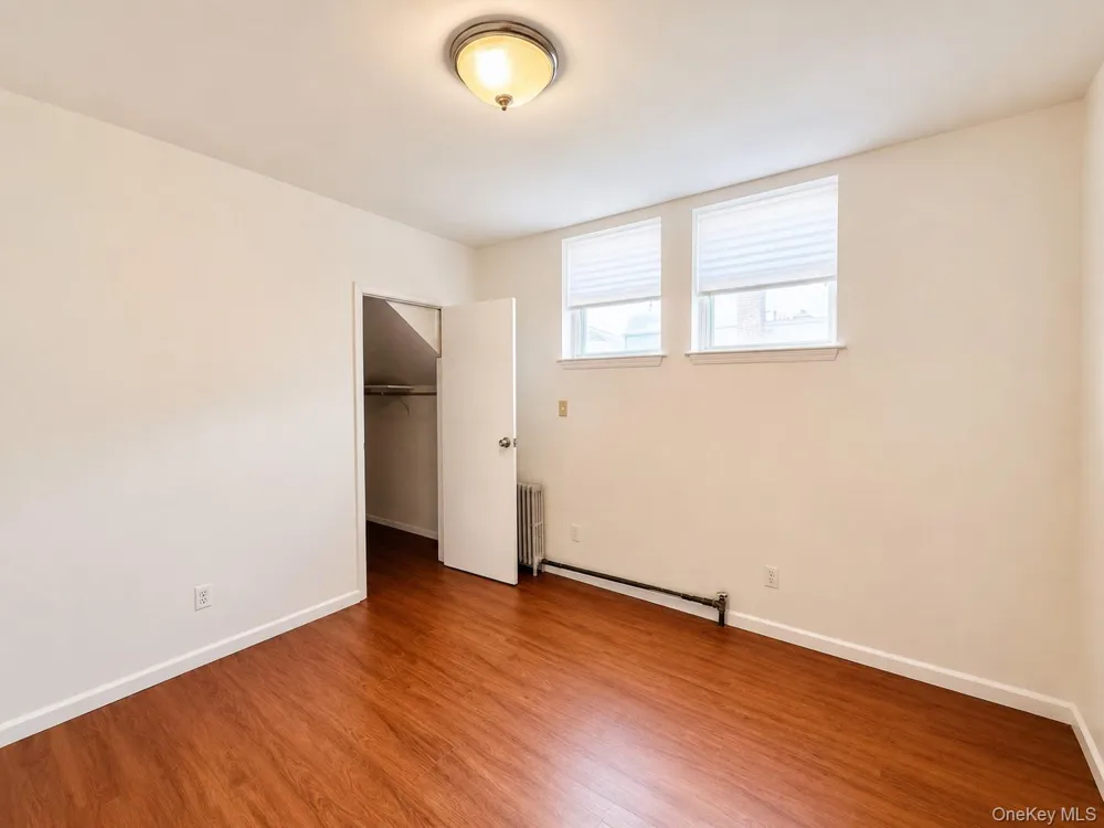 1374 Hobart Avenue Bronx, NY 10461