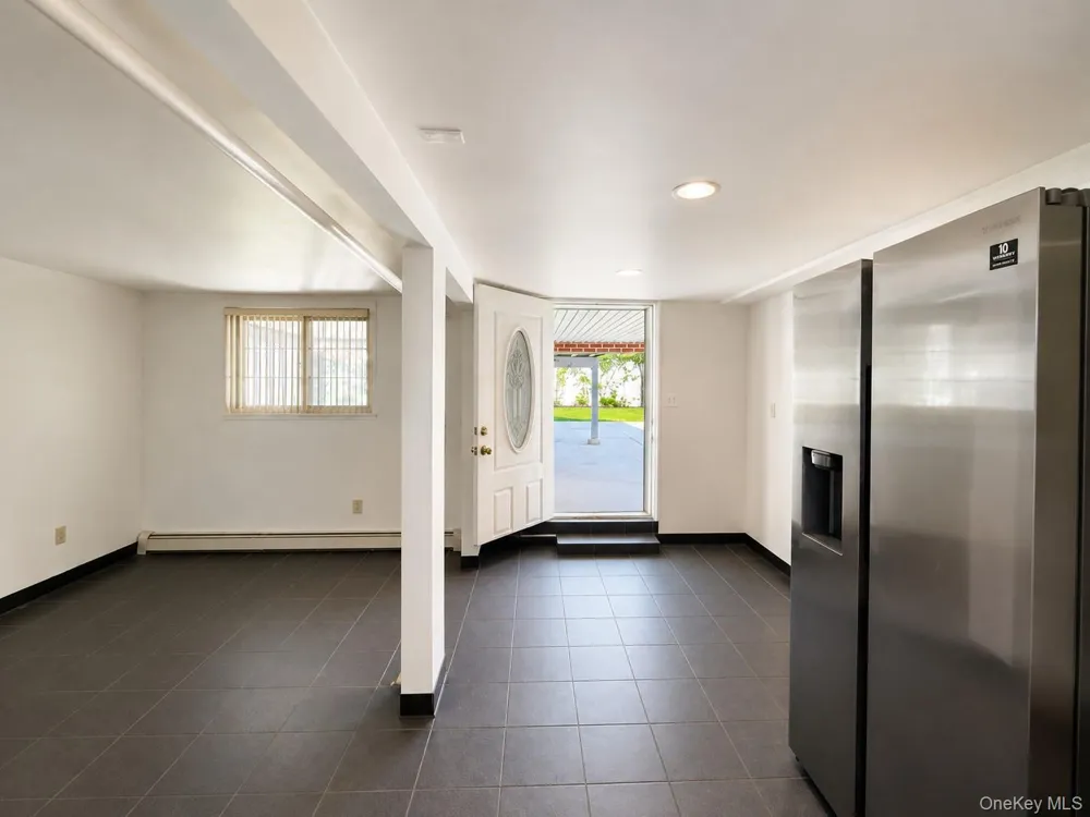 1374 Hobart Avenue Bronx, NY 10461