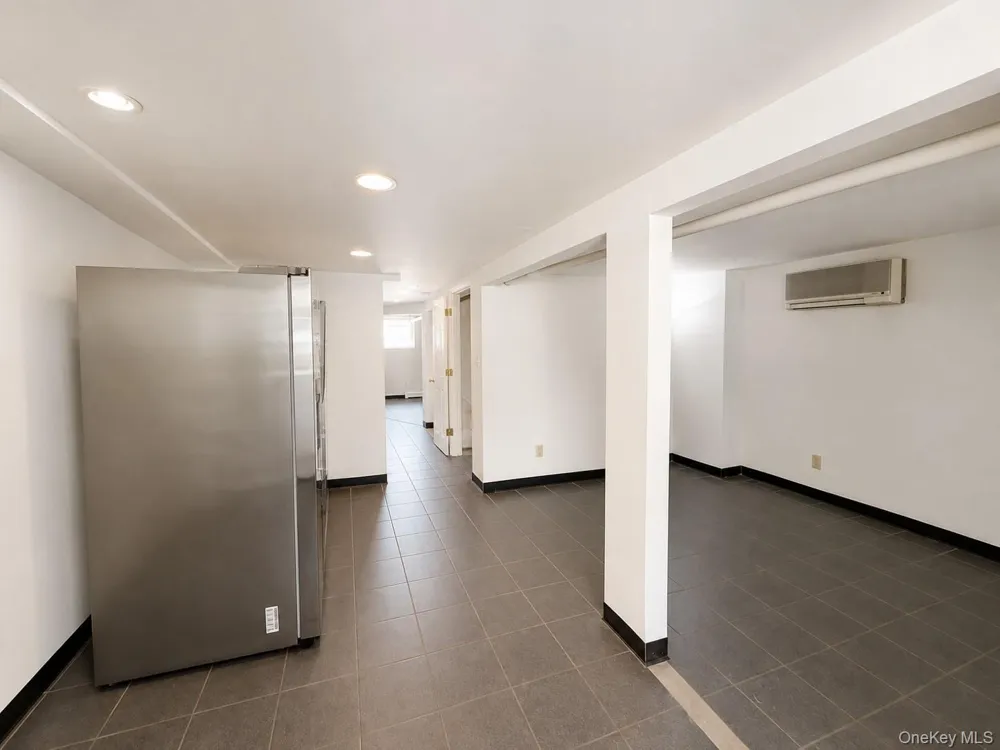 1374 Hobart Avenue Bronx, NY 10461