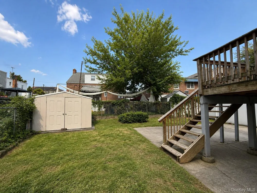 1374 Hobart Avenue Bronx, NY 10461