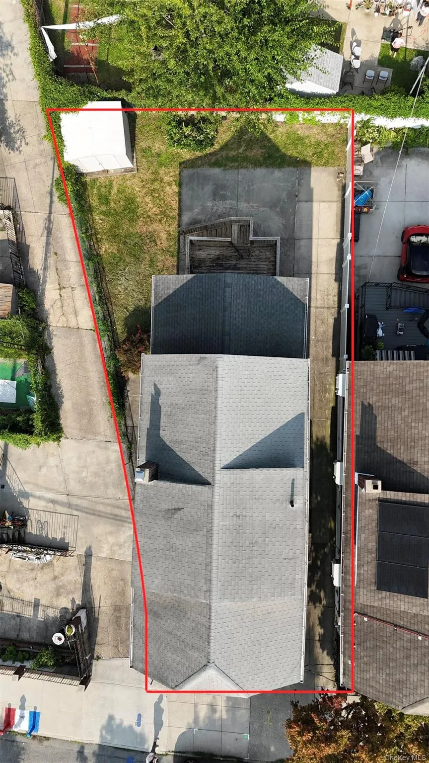 1374 Hobart Avenue Bronx, NY 10461