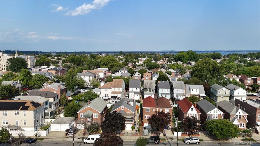 1374 Hobart Avenue Bronx, NY 10461