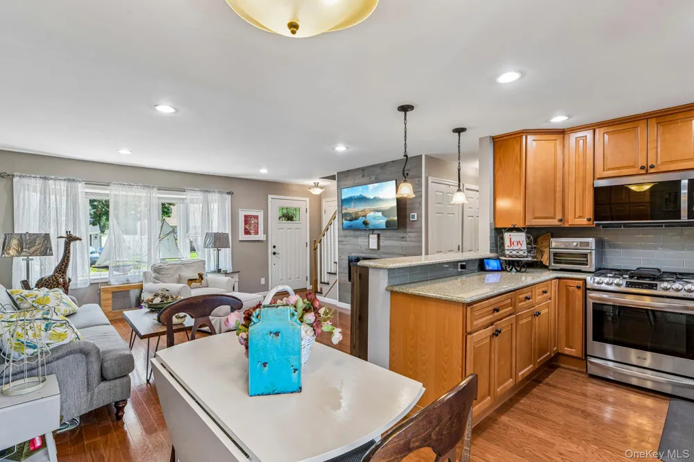 75 Hale Road North Babylon, NY 11703