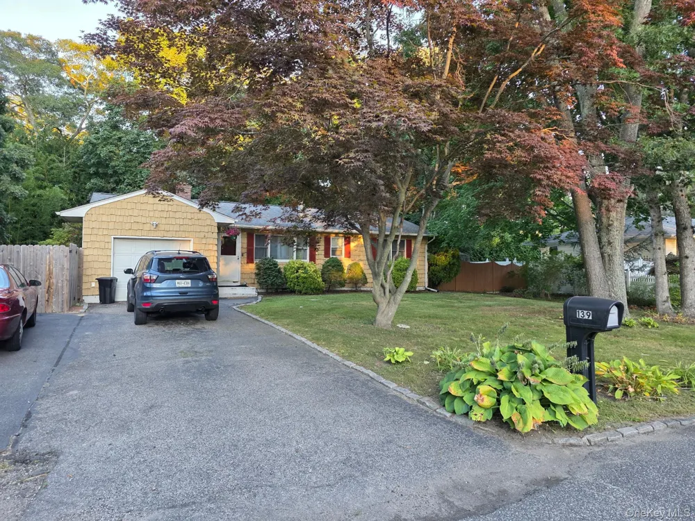 139 Parkside Avenue Miller Place, NY 11764