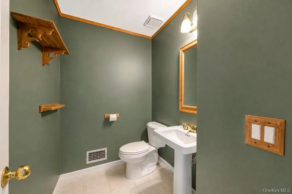 150 Hayrick Lane Commack, NY 11725
