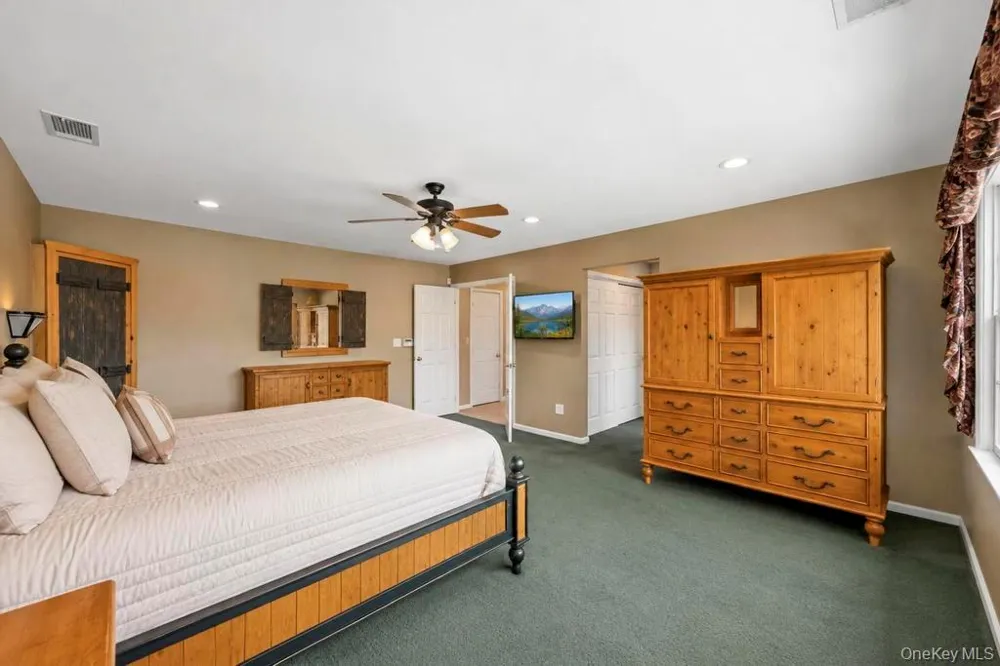 150 Hayrick Lane Commack, NY 11725