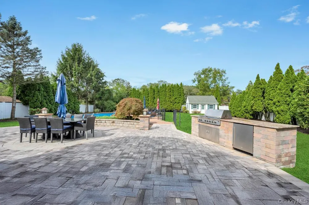 150 Hayrick Lane Commack, NY 11725