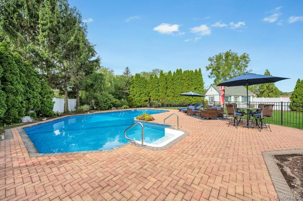 150 Hayrick Lane Commack, NY 11725
