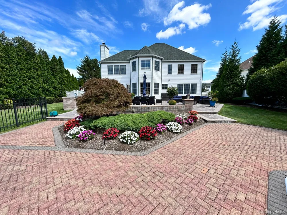 150 Hayrick Lane Commack, NY 11725