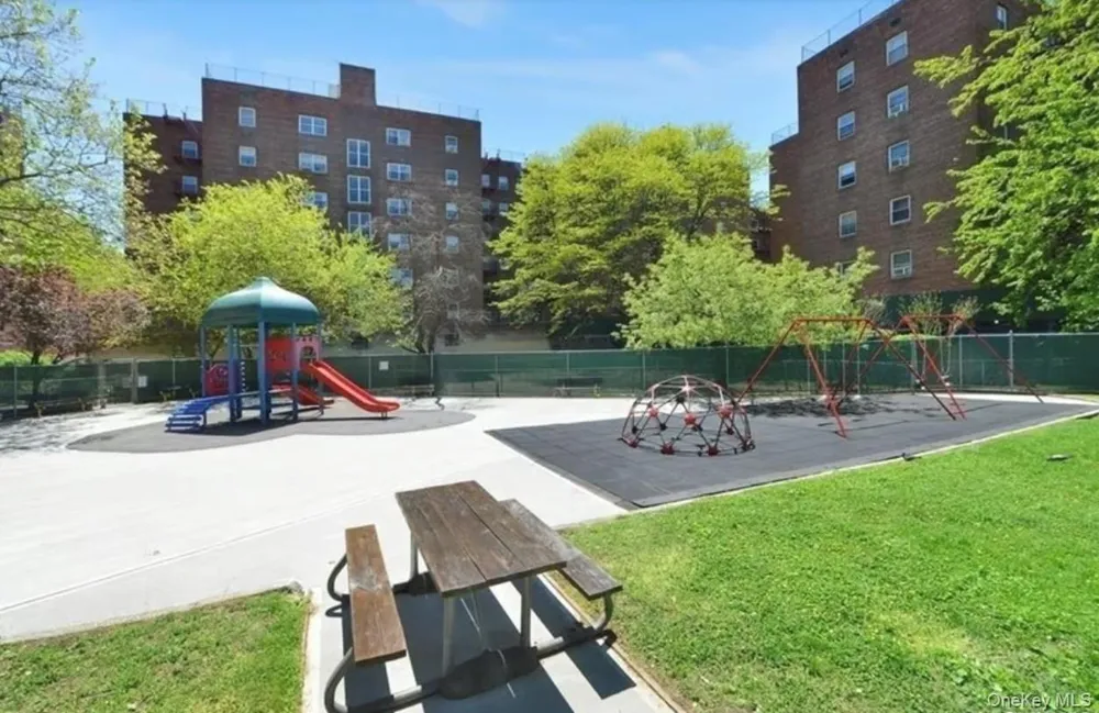 139-15 83rd Avenue #717 Briarwood, NY 11435