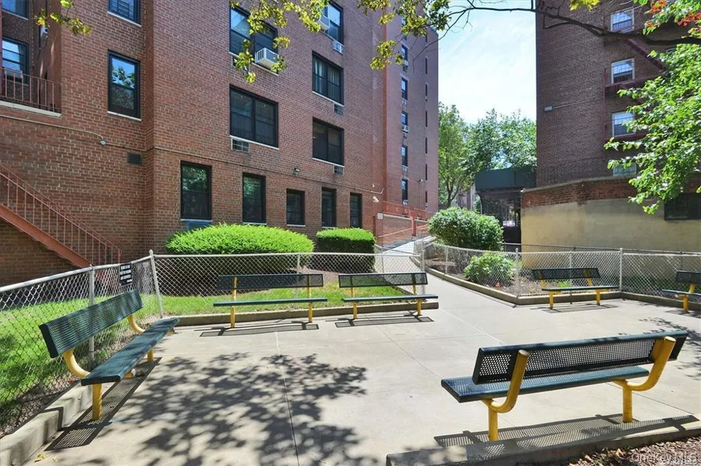 139-15 83rd Avenue #717 Briarwood, NY 11435
