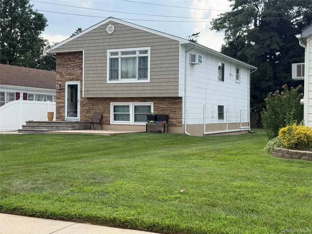 30 Stone Boulevard Massapequa, NY 11758