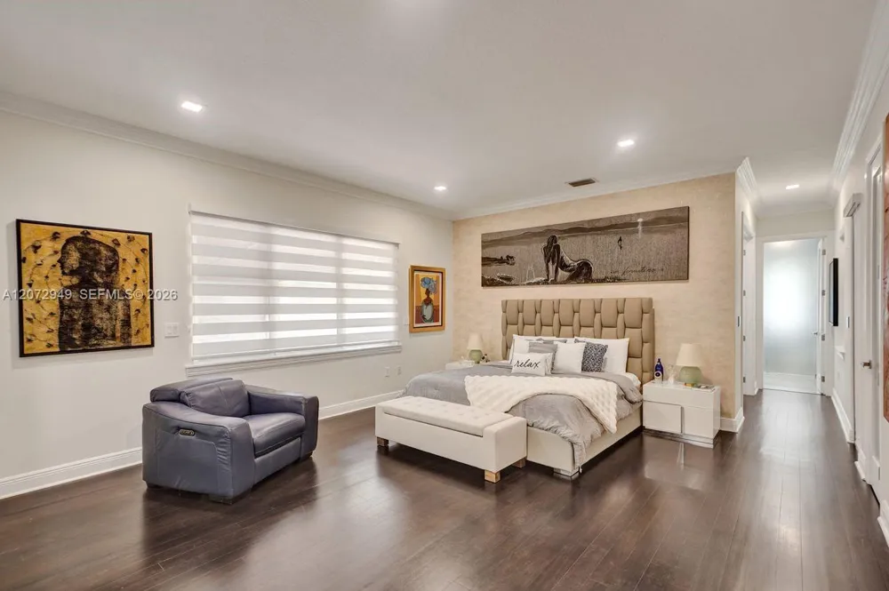 11390 SW 30th St Miami, FL 33165