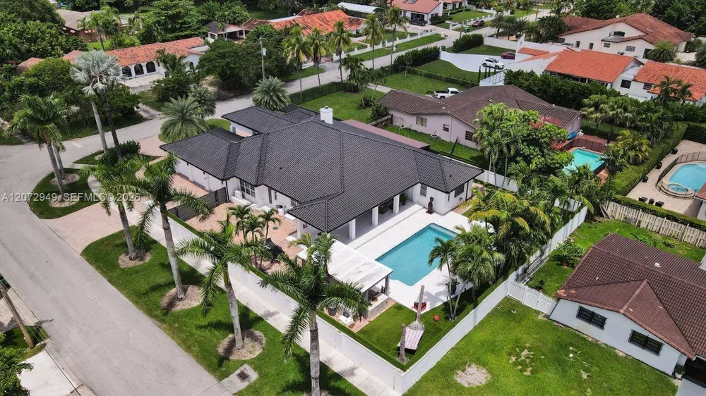 11390 SW 30th St Miami, FL 33165