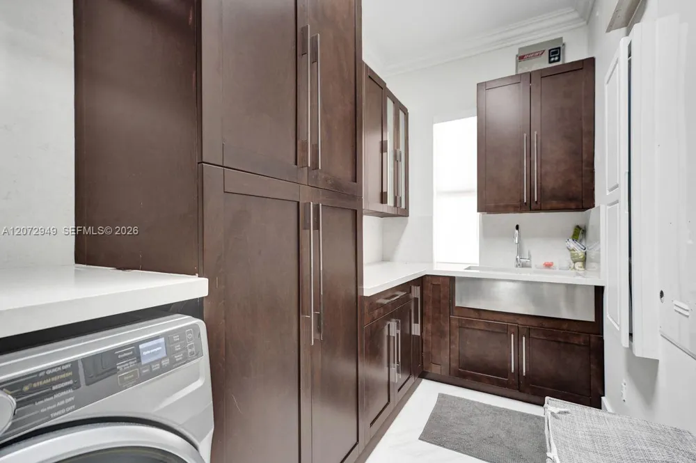 11390 SW 30th St Miami, FL 33165
