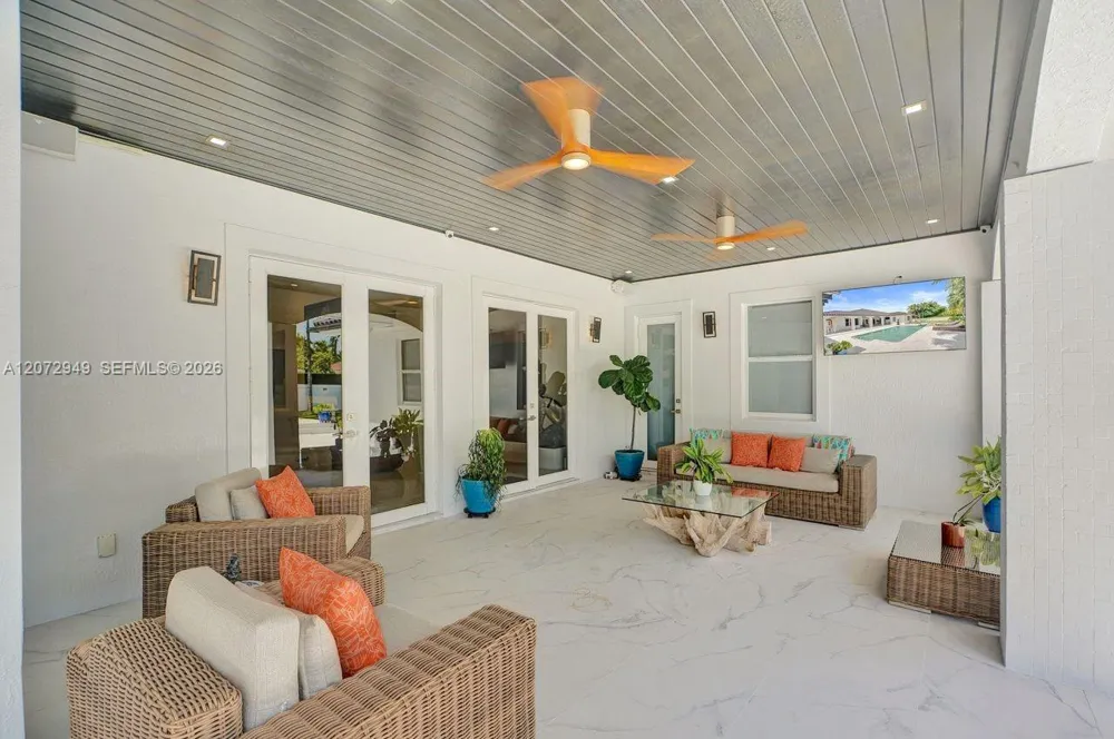 11390 SW 30th St Miami, FL 33165