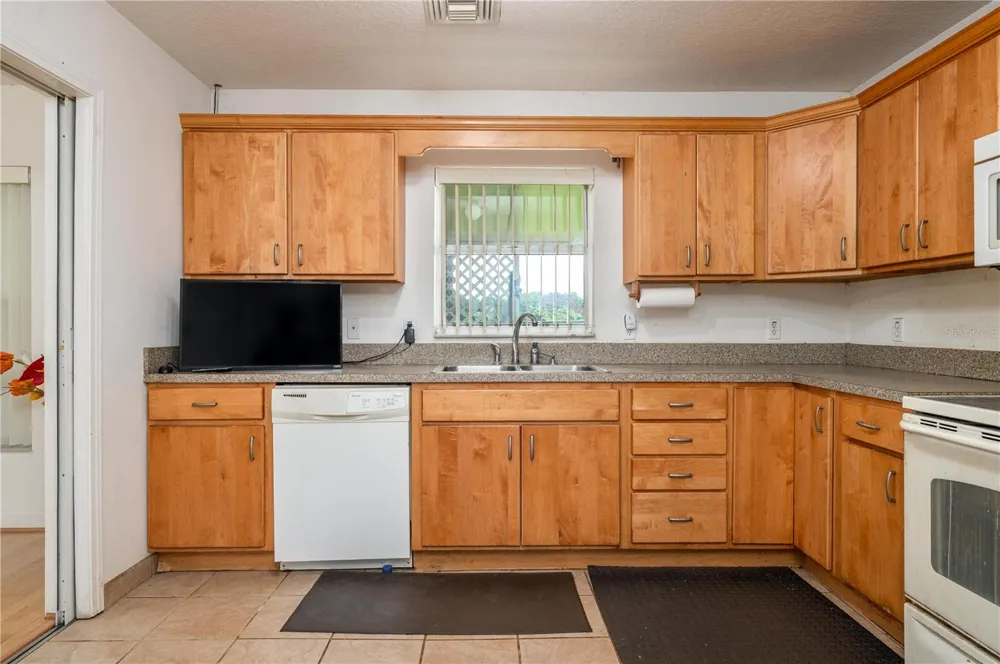 270 KEEN ROAD Frostproof, FL 33843