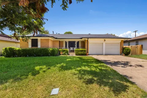 2505 Robin Lane