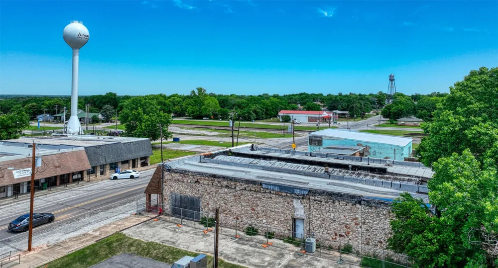 110 Wickham Street Alvord, TX 76225