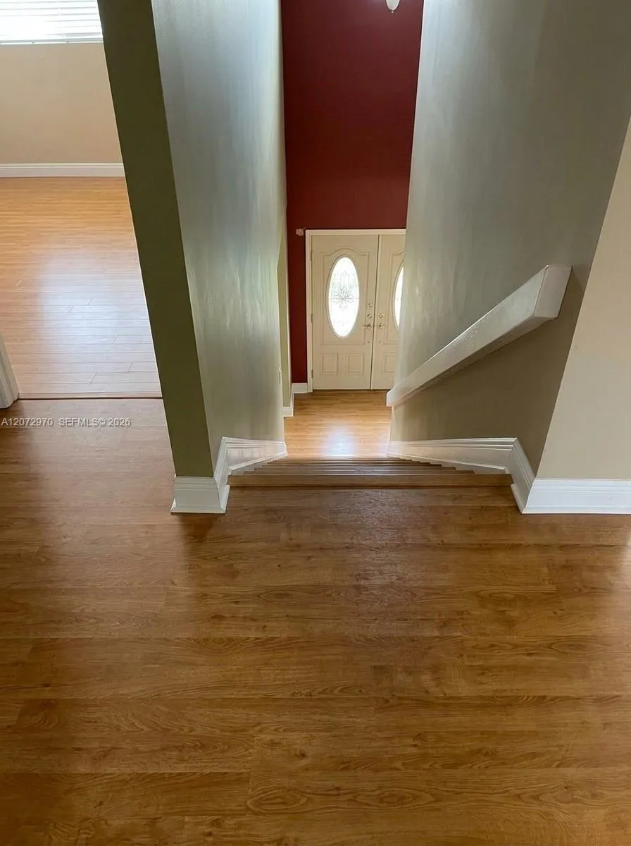 19727 84  TH PL Hialeah, FL 33015