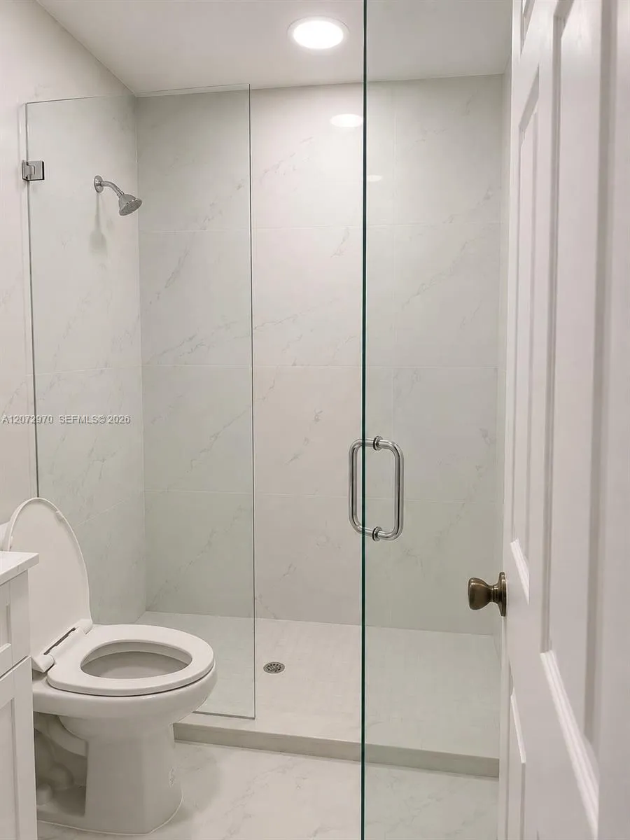 19727 84  TH PL Hialeah, FL 33015