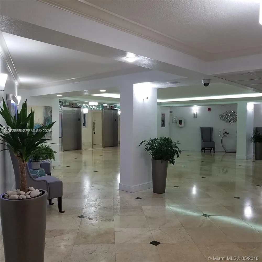 1000 Parkview Dr #216 Hallandale Beach, FL 33009