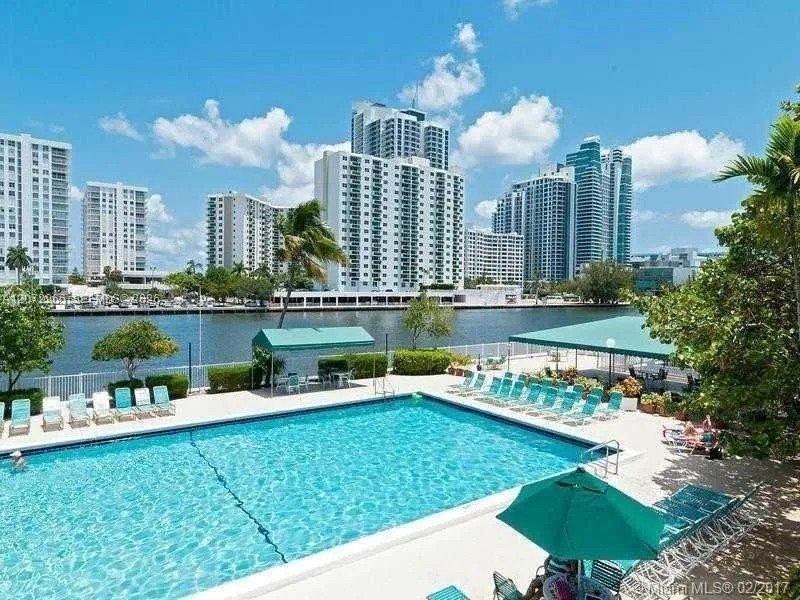 1000 Parkview Dr #216 Hallandale Beach, FL 33009