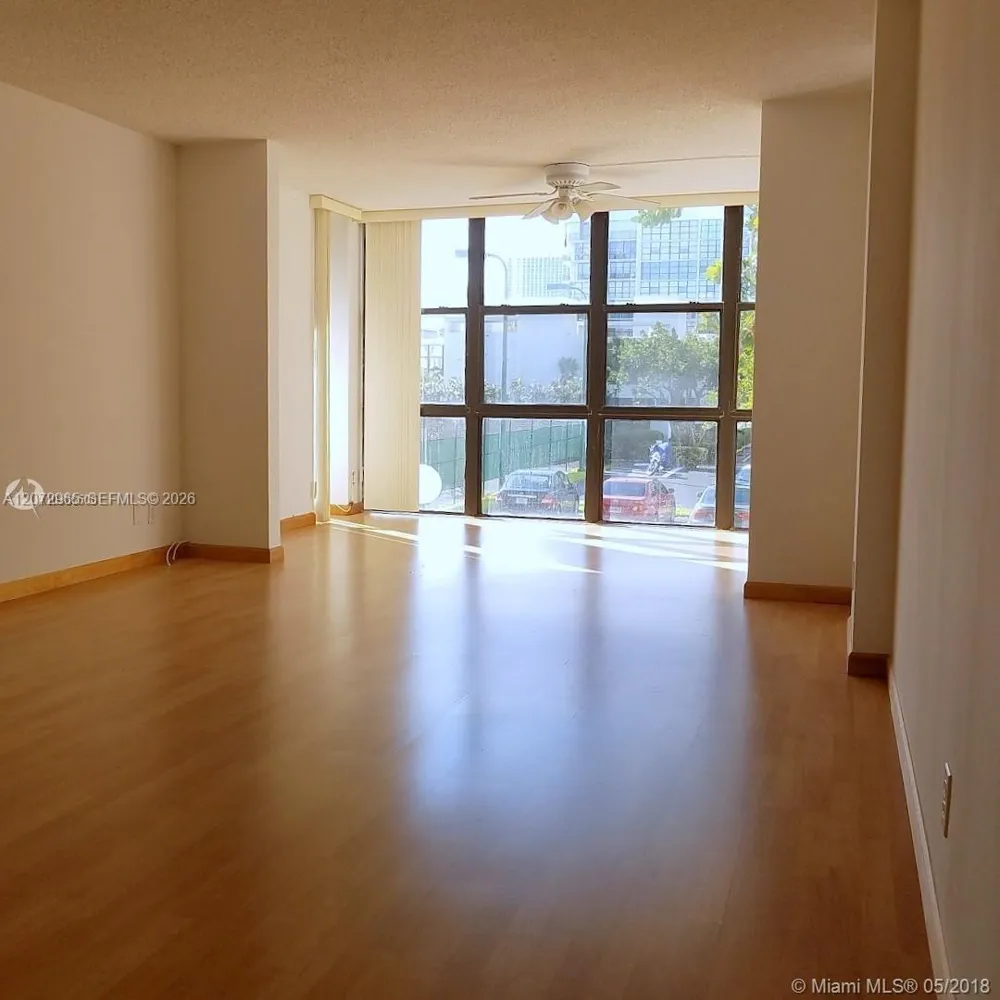 1000 Parkview Dr #216 Hallandale Beach, FL 33009