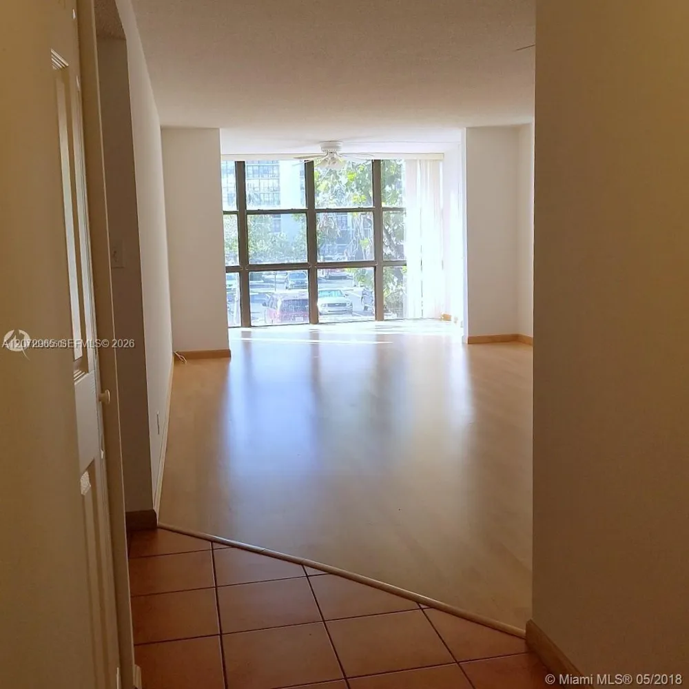 1000 Parkview Dr #216 Hallandale Beach, FL 33009