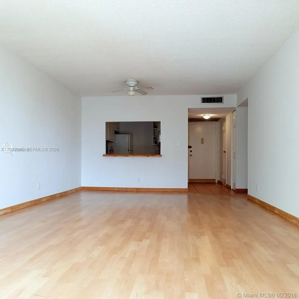 1000 Parkview Dr #216 Hallandale Beach, FL 33009