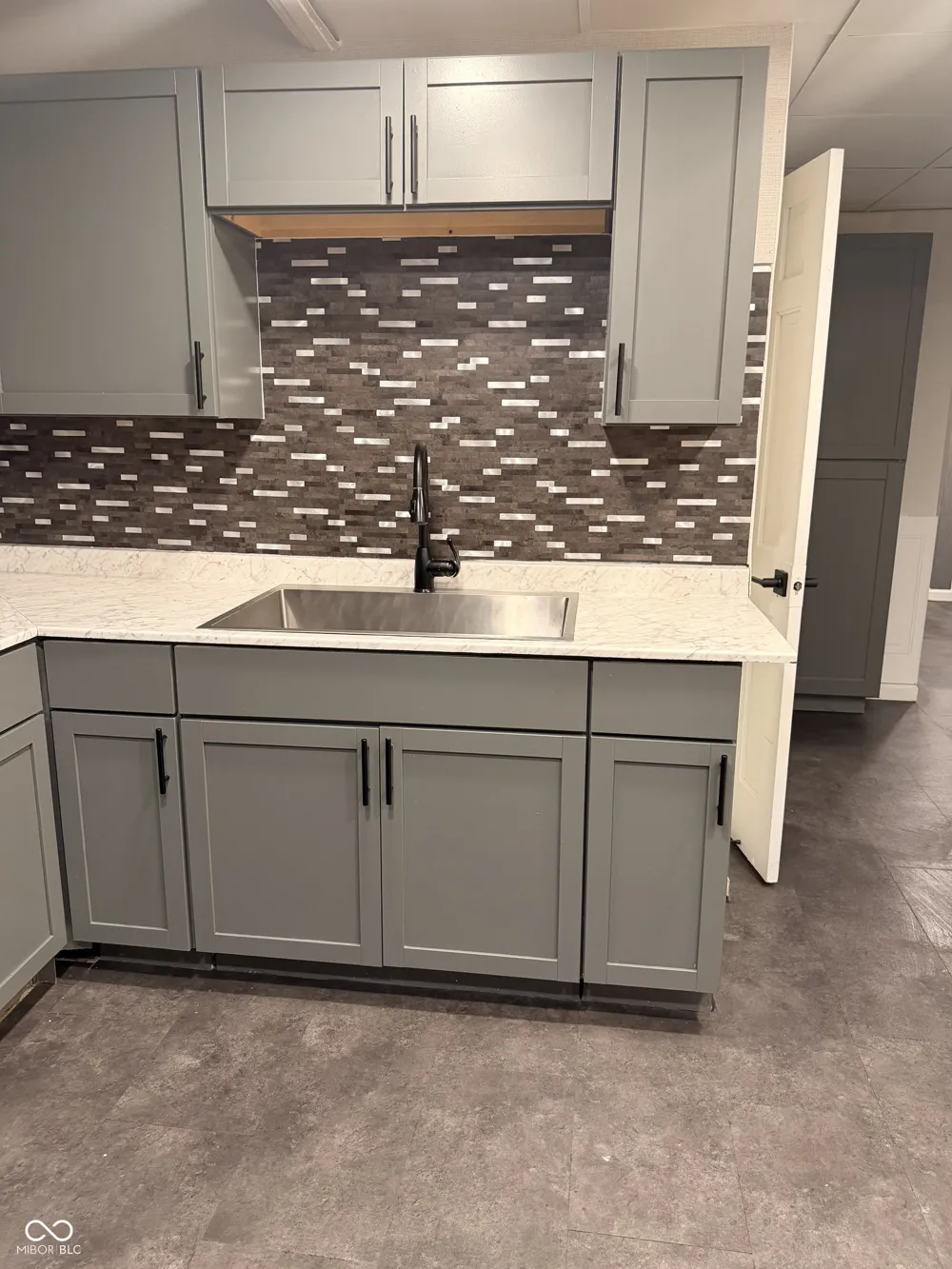 124 Bellefontaine Street Beech Grove, IN 46107