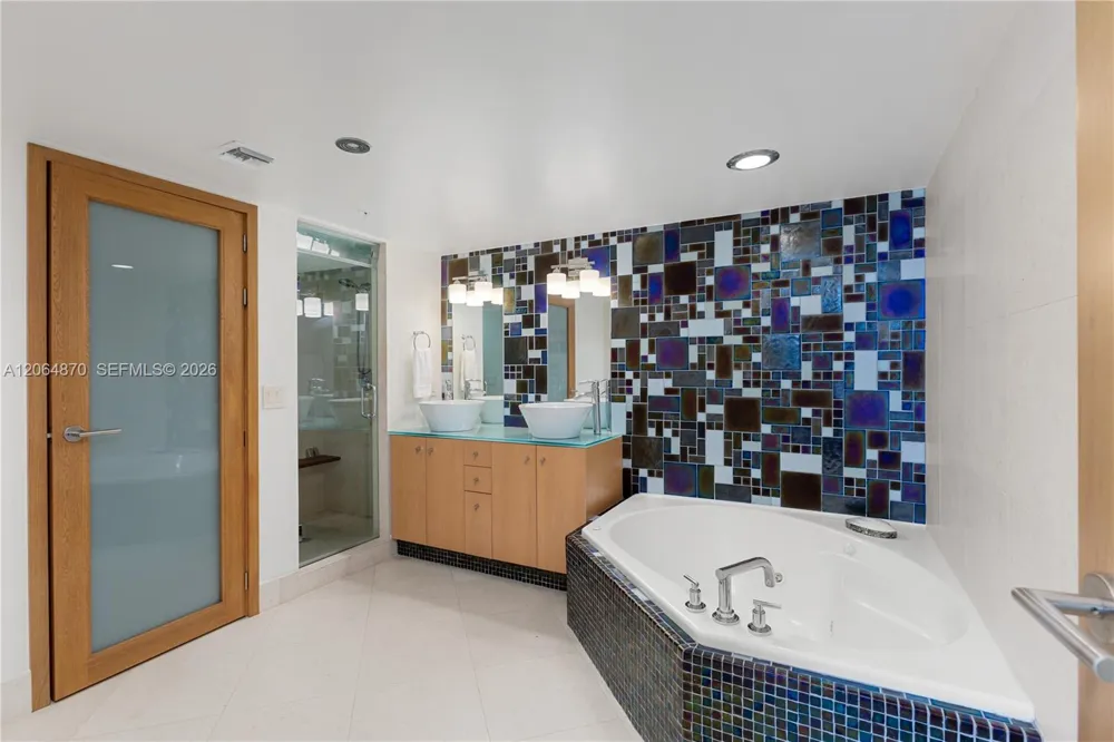 1900 Sunset Harbour Dr #2008 Miami Beach, FL 33139